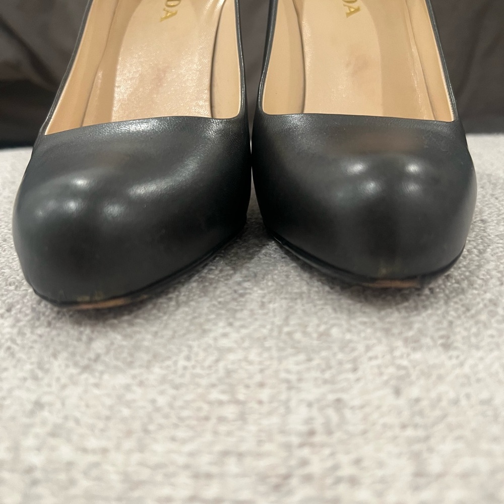 Authentic Prada Round Toe Pump - Picture 9 of 9